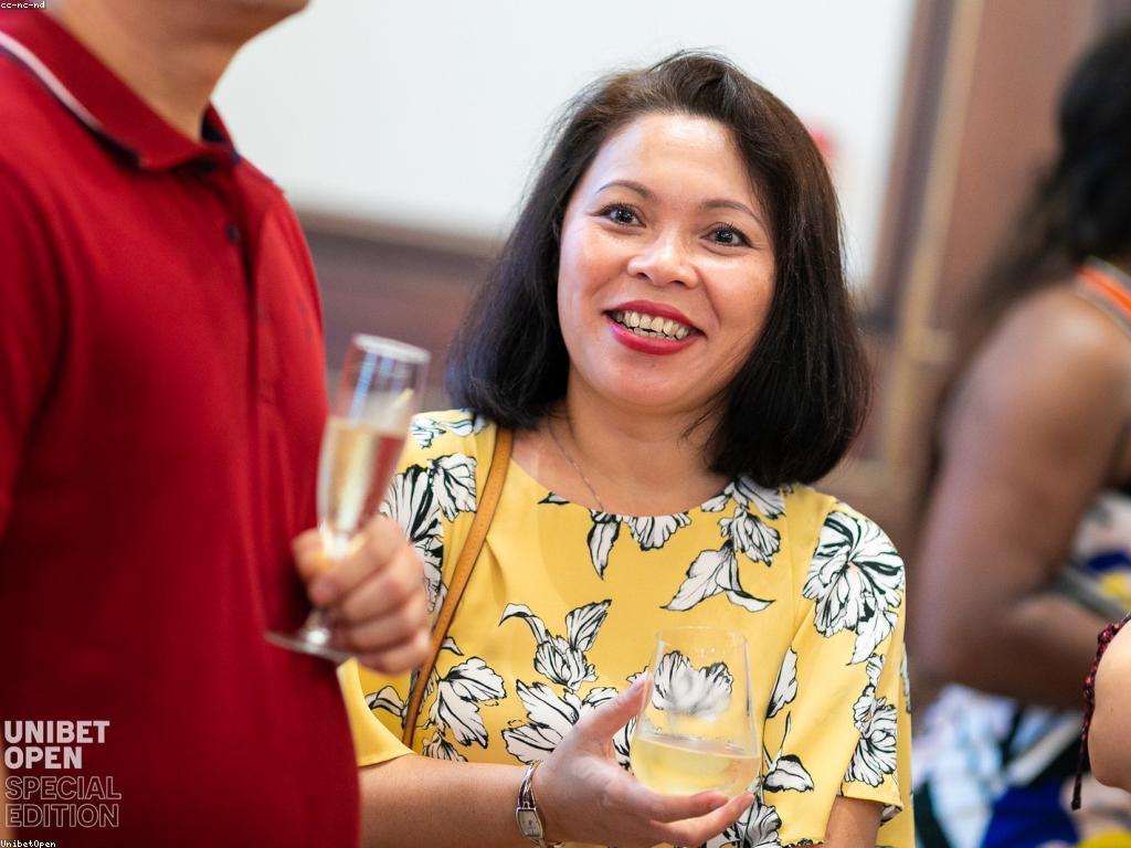 ការស្គាល់អំពីរ៉ូឡែត